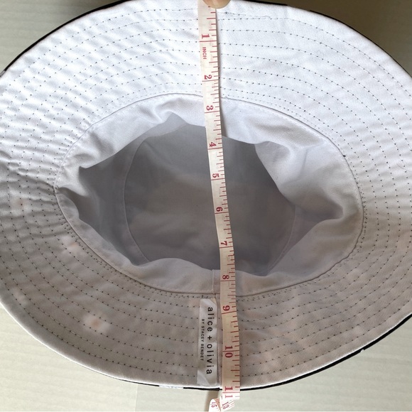 NWOT Alice + Olivia by Stacey Bendet Reversible Floral Hat. - Picture 10 of 14